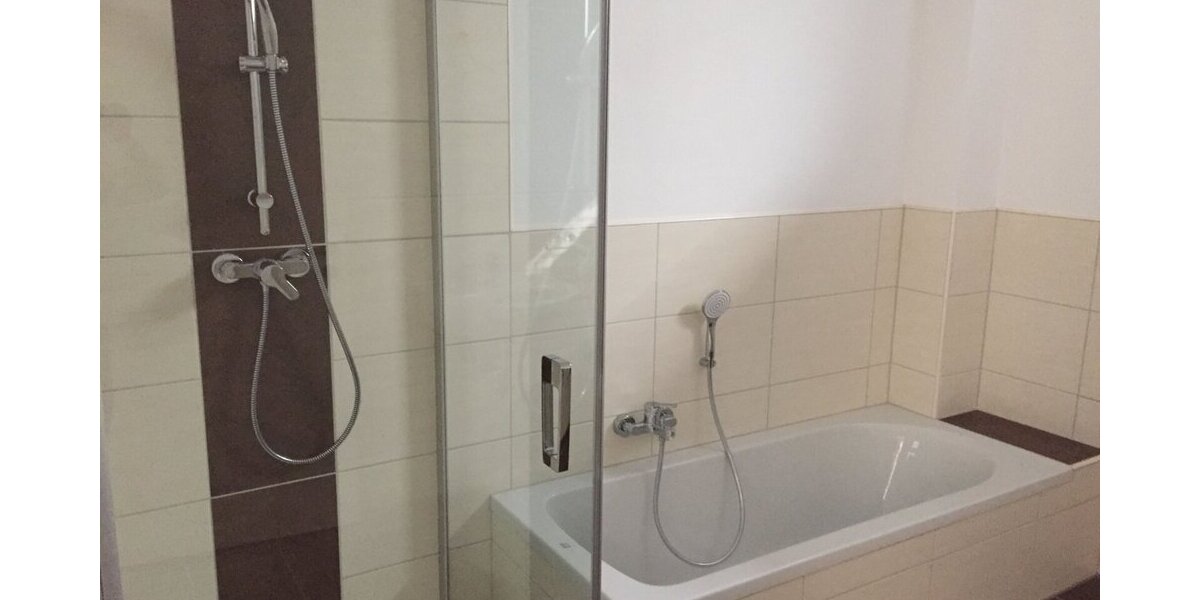Moderne, charmante 2-Zi-Souterrain-Wohnung WFL ca. 66 m² Energiesparhaus Fußbodenheizung Terrasse und Garage. - Etagenwohnung Neunburg vorm Wald | Angebot:26952314