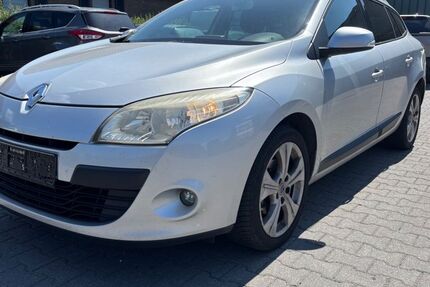 Renault Megane 182.000 km 2.690 &euro; Löningen 49624