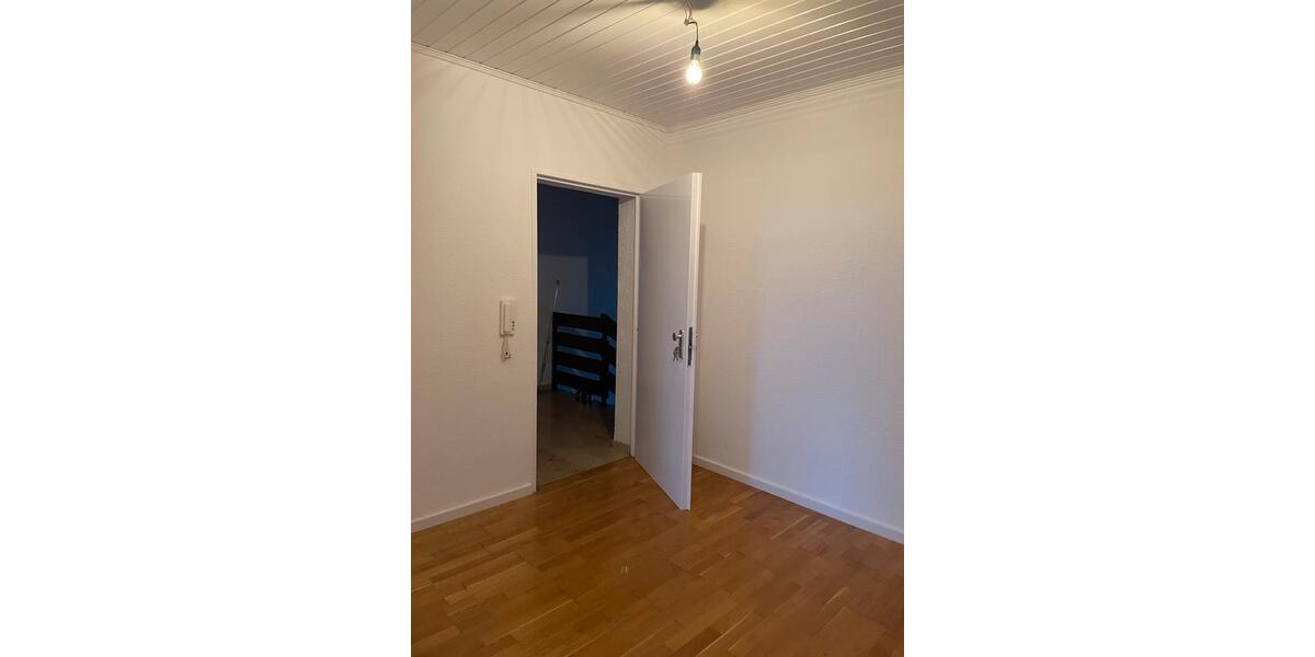 3 Zimmer Dachgeschosswohnung zur Miete in Neuss 3 zimmer