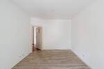 Charmante Etagenwohnung mit Tageslicht-Vollbad. EBK Übernahme möglich.