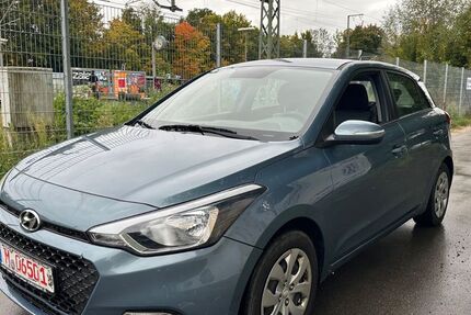 Hyundai i20 44.028 km 6.550 &euro; München 81929