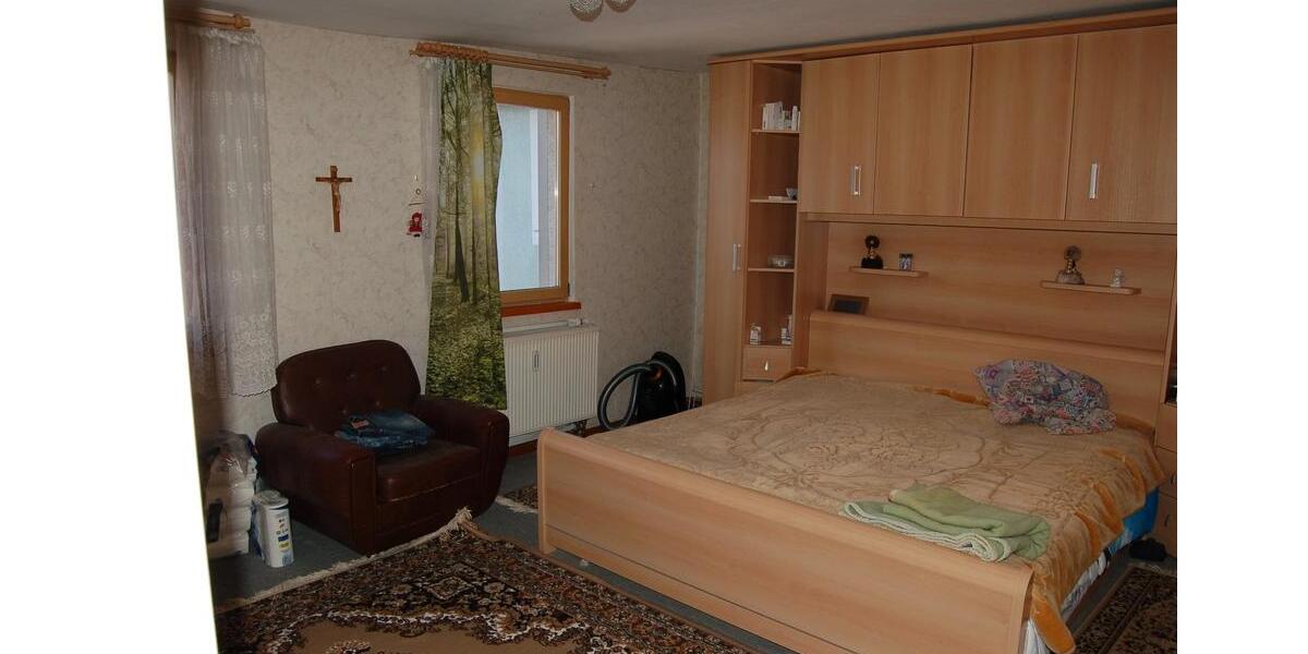 Doppelhaushälfte Mengen - 6 Zimmer, 165 m&sup2;, 220.000&euro; | Angebot:27119952