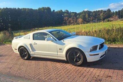 Ford Mustang 241.000 km 11.500 &euro; Berlin 13125
