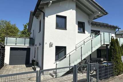 Haus zum Kaufen in Stadtbergen 1.390.000 € 317 m² 8 zimmer