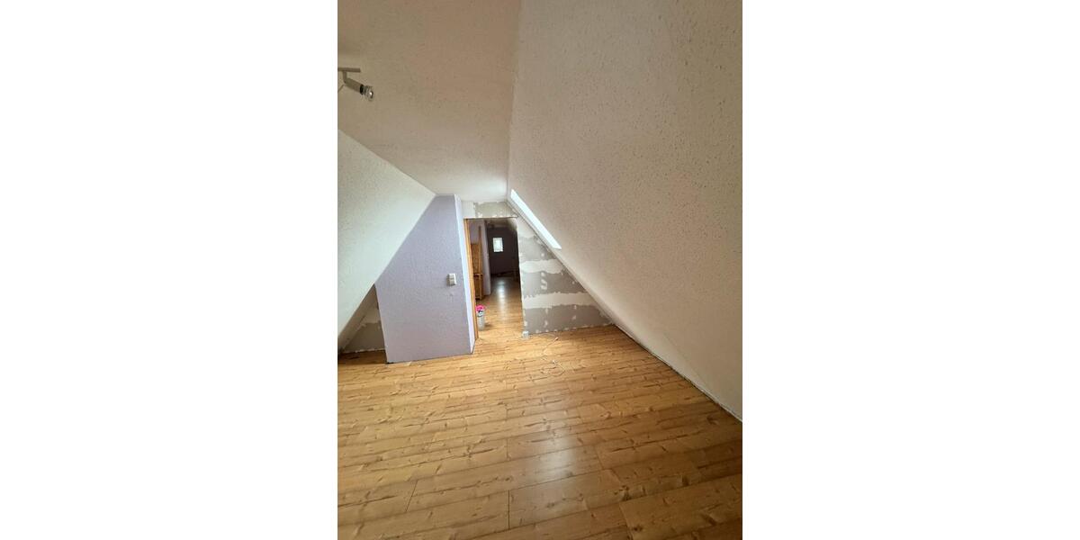 Dachgeschoßwohnung Ehra-Lessien Lessien - 4 Zimmer, 100 m&sup2;, 800&euro; | Angebot:24979476