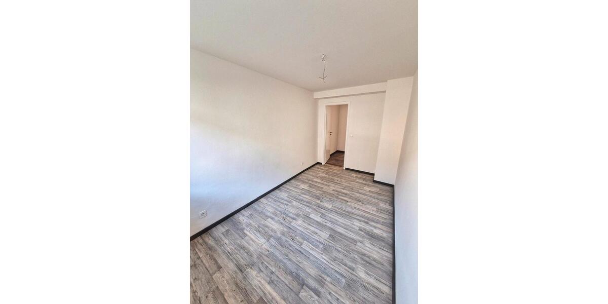 Etagenwohnung Spremberg - 4 Zimmer, 120 m&sup2;, 129.000&euro; | Angebot:27072697