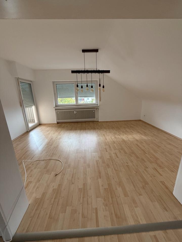 4 Zi Wohnung mit Klima und neuer Küche zimmer