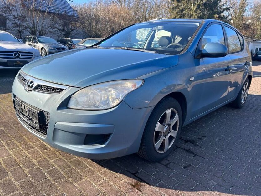 i30