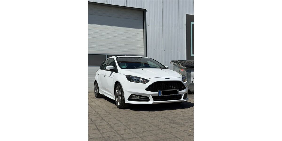 Ford Focus 101.243 km 17.499 &euro; Saarbrücken 66111