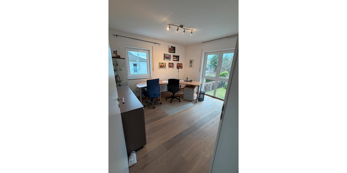 Einfamilienhaus Cadolzburg - 5.5 Zimmer, 172 m&sup2;, 2.390&euro; | Angebot:25329418