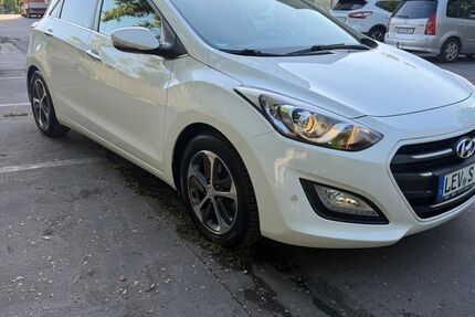 Hyundai i30 99.600 km 10.600 &euro; Leverkusen 51373