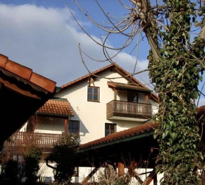 2-Zimmer Maisonette Eigentumswohnung, EBK, Stellplatz & 2 Balkone