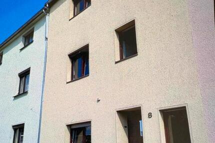 Haus Rosenheim Aising - 5 Zimmer, 132 m&sup2;, 698&euro; | Angebot:26349495