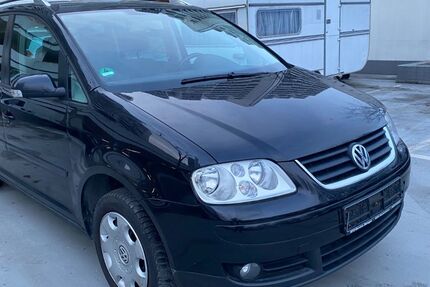 VW Touran 240.000 km 800 &euro; München 80809