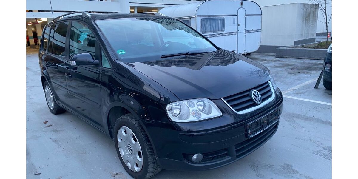 VW Touran 240.000 km 800 &euro; München 80809