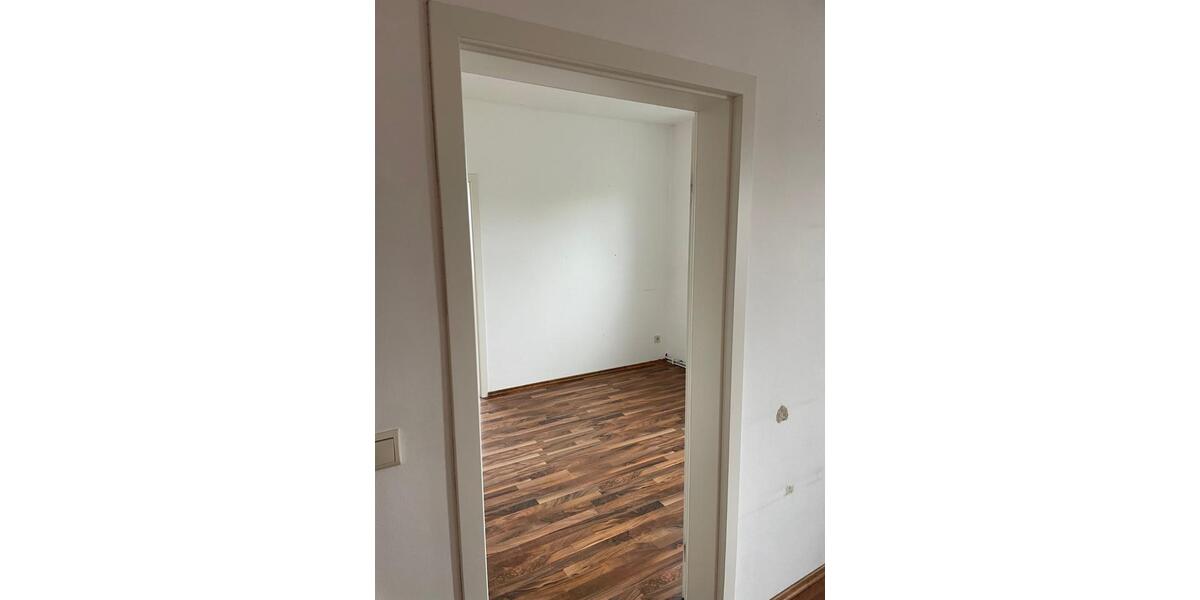 Etagenwohnung Weida - 6 Zimmer, 130 m&sup2;, 760&euro; | Angebot:24826876