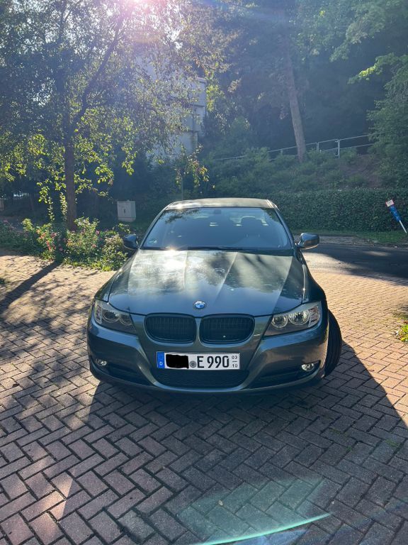 BMW 330 82.000 km 12.500 € Apfelstädt 99192