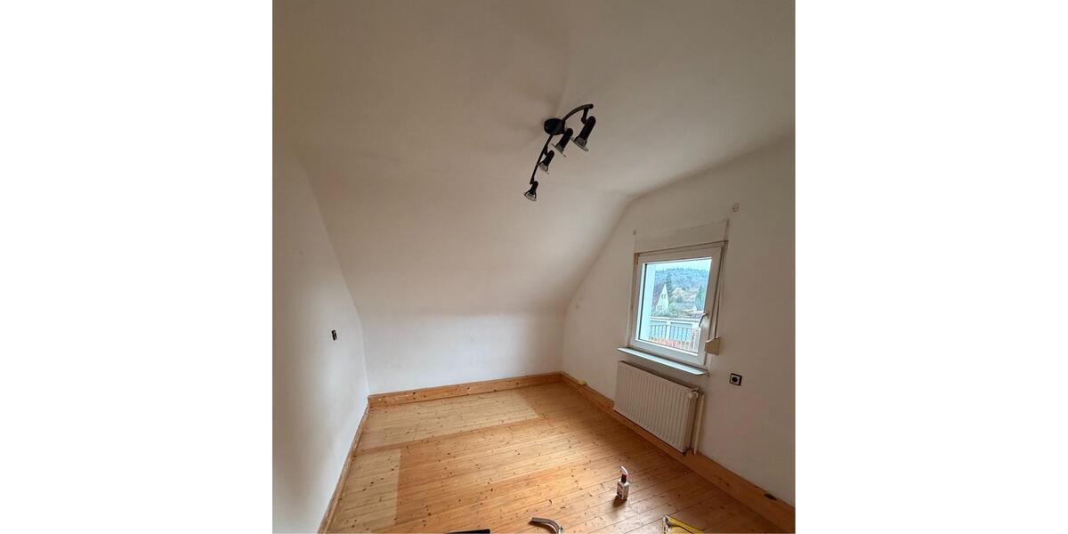 Etagenwohnung Erbach - 6 Zimmer, 160 m&sup2;, 1.300&euro; | Angebot:24983173