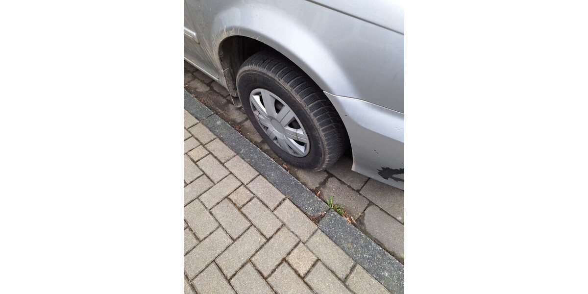 Kia Carnival 235.000 km 2.500 € Dassel 37586