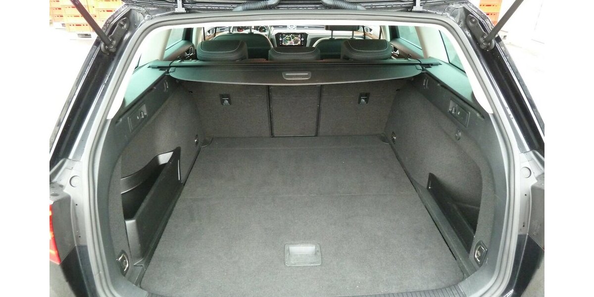 VW Passat 2.0 TDI Highline DSG Alcatara Navi STandh. 110.000 km 16.900 &euro; Ratingen 40885