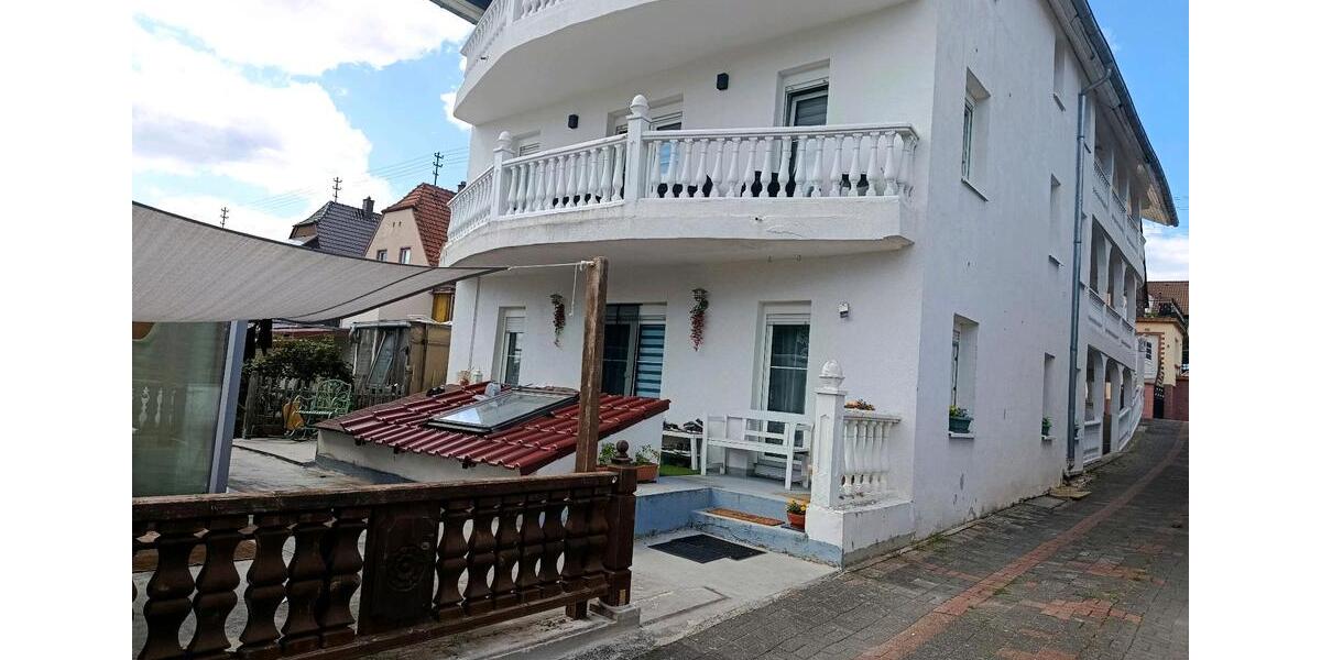 Etagenwohnung Ramstein-Miesenbach Miesenbach - 9 Zimmer, 180 m&sup2;, 280.000&euro; | Angebot:27095856