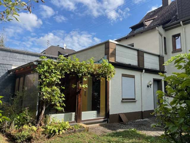 Haus zum Kaufen in Altenkirchen (Westerwald) 228.880 € 190 m²