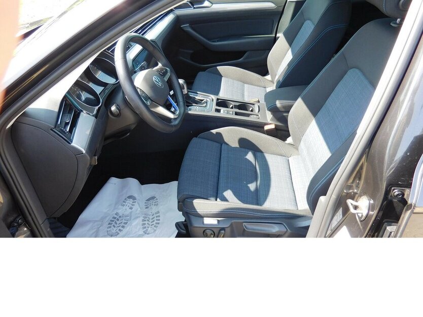 VW Passat Variant 1.4 GTE Benzin/Hybri TSI DSG Navi 35.600 km 23.990 € Vordorf 38533