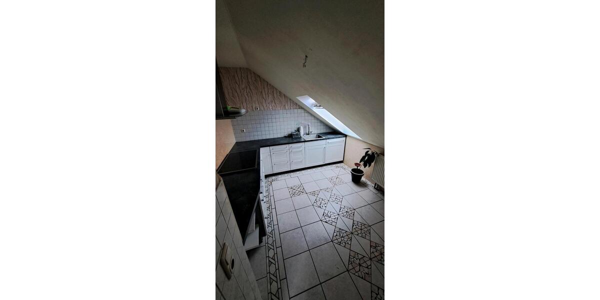 Dachgeschoßwohnung Oelsnitz (Erzgebirge) - 3 Zimmer, 86 m&sup2;, 89.000&euro; | Angebot:24788142