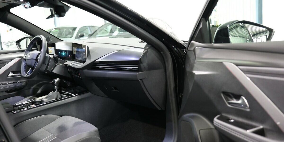 Opel Astra L ST 1.2 T GS-SPORT TECH BLACK / PANORAMA 23.000 km 22.222 &euro; Hamm 59077
