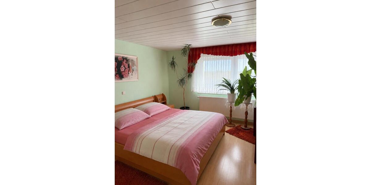 Etagenwohnung Elsterwerda - 3 Zimmer, 130 m&sup2;, 155.000&euro; | Angebot:26768837