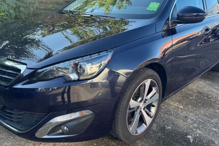 Peugeot 308 101.000 km 10.250 &euro; Berlin 13187