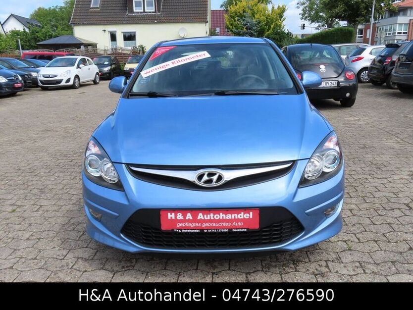 i30
