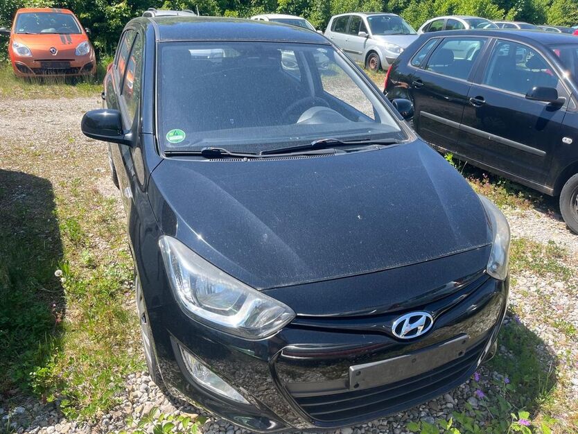 Hyundai i20 98.000 km 2.790 € München 81671