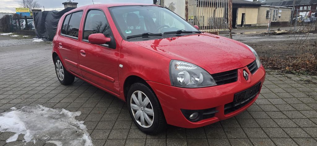 Renault Clio 121.000 km 1.990 &euro; Leipzig - Ost 04328