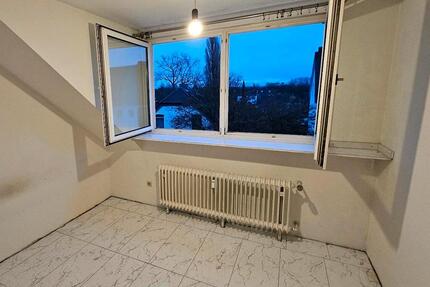 Helle Dachgeschoss Wohnung 2. Etage Gladbeck Butendorf 3 zimmer