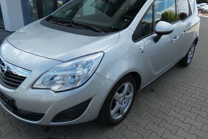 Opel Meriva 193.000 km 2.090 € Erfurt 99087
