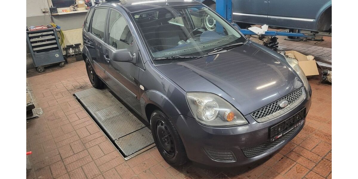 Ford Fiesta 264.500 km 2.850 &euro; Hohenlockstedt 25551
