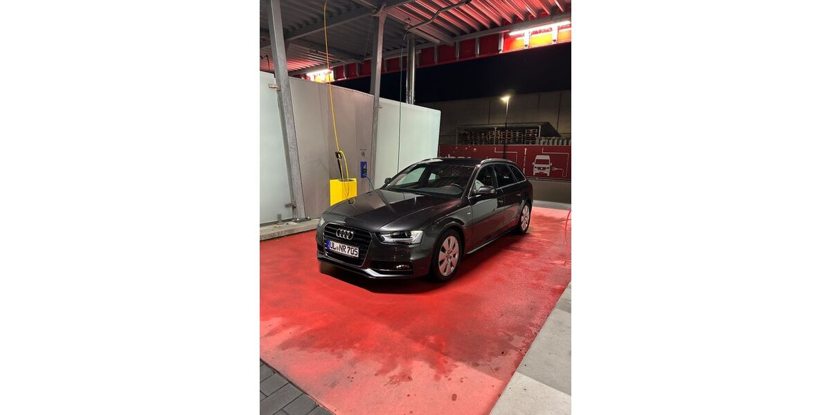 Audi A4 136.000 km 15.500 &euro; Neu-Ulm 89233