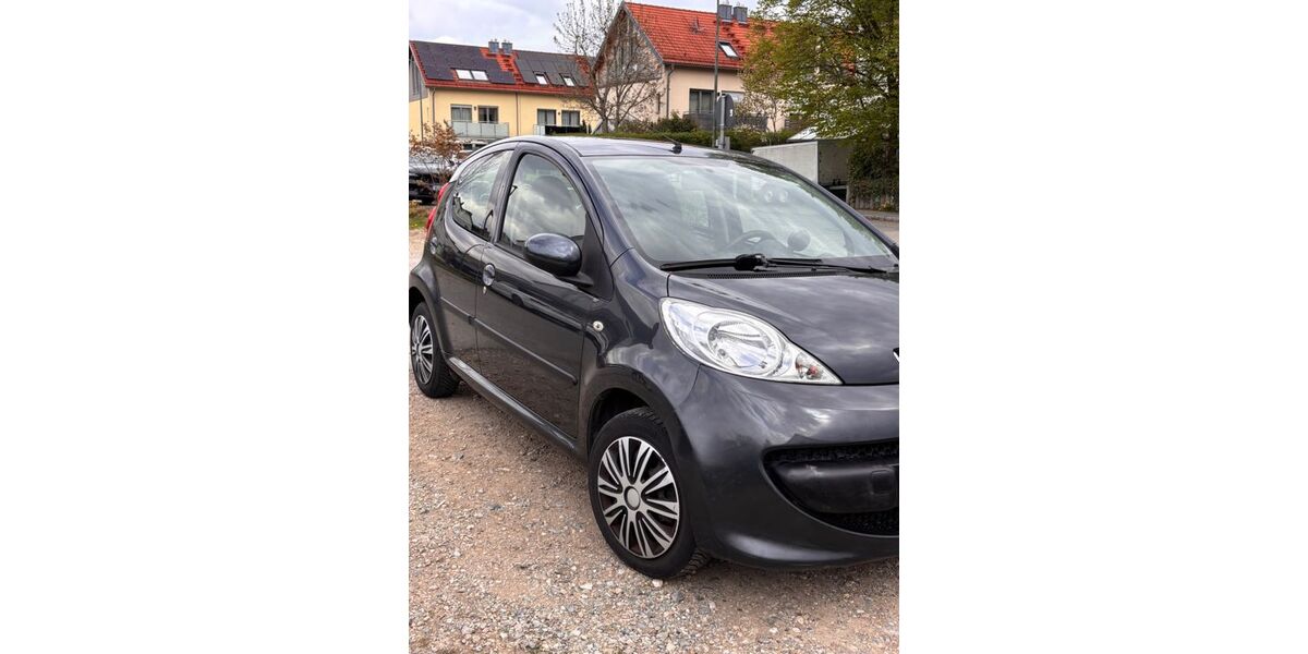 Peugeot 107 97.861 km 2.499 &euro; Unterschleißheim 85716