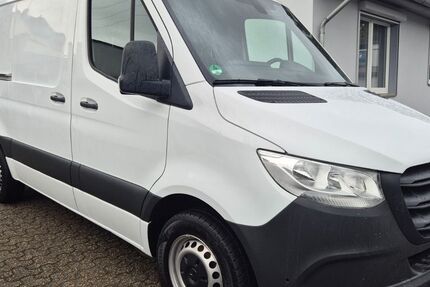 Mercedes-Benz Sprinter 139.600 km 21.990 € Düsseldorf 40591