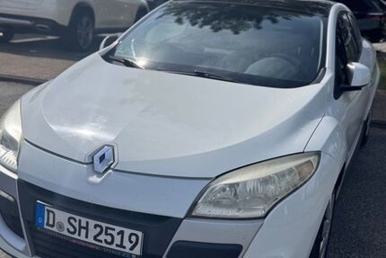 Renault Megane 91.550 km 6.800 &euro; Düsseldorf 40211