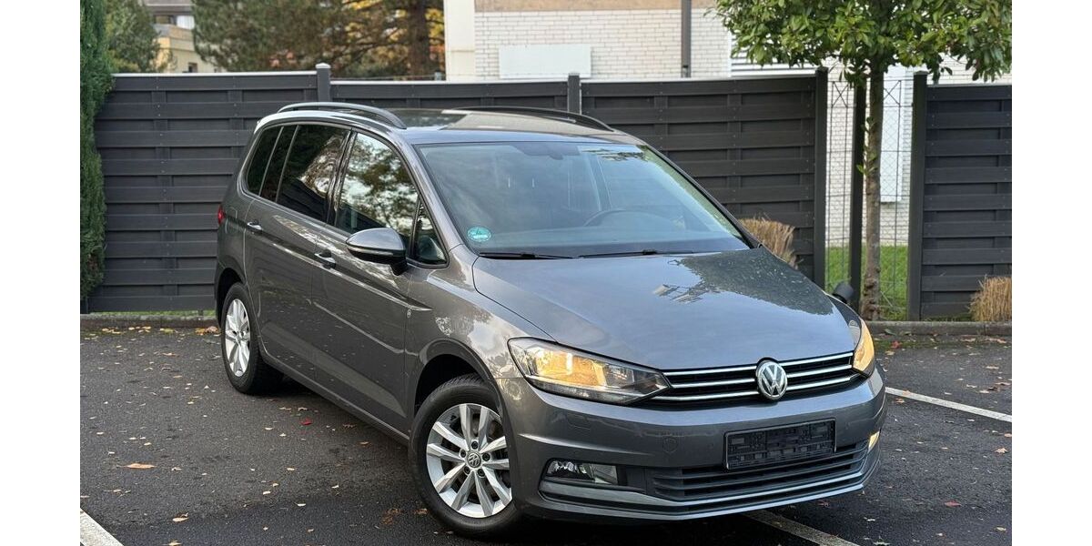 VW Touran 107.000 km 17.999 € Bonn 53127