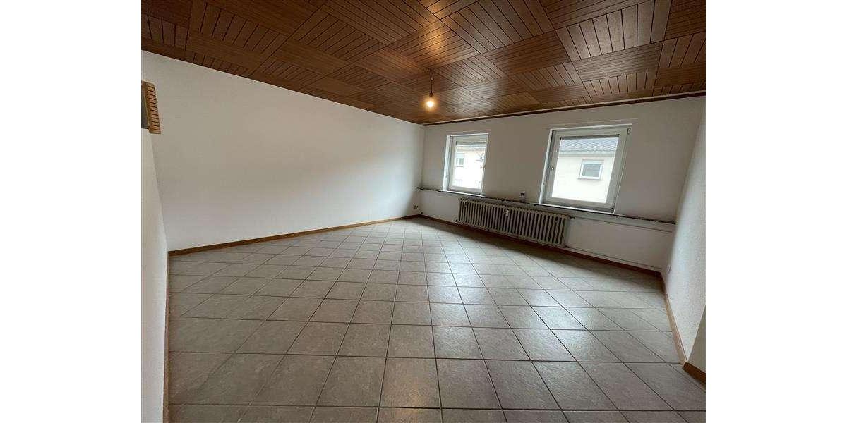 Etagenwohnung Hermeskeil - 4 Zimmer, 103 m&sup2;, 800&euro; | Angebot:26676352