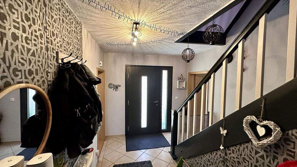 Einfamilienhaus Wolfhagen Istha - 7 Zimmer, 200 m&sup2;, 1.150&euro; | Angebot:25711112