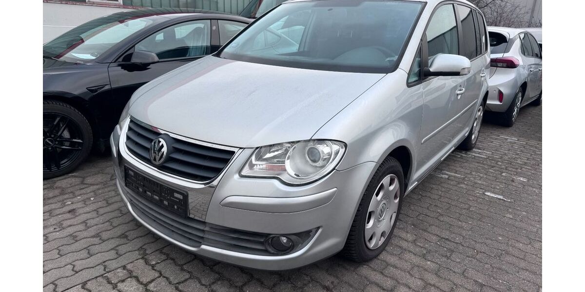 VW Touran 196.567 km 4.499 &euro; Hamburg 22399