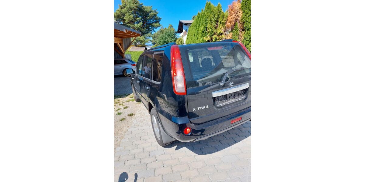 Nissan X-Trail 153.000 km 2.690 &euro; Hall in Tirol 06060