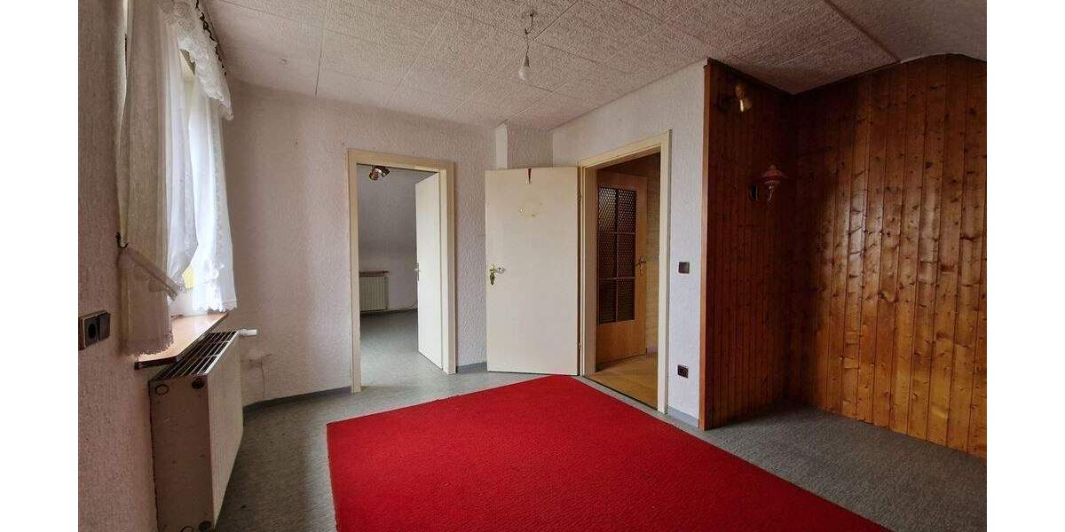 Einfamilienhaus Tholey - 8 Zimmer, 150 m&sup2;, 200.000&euro; | Angebot:25600966