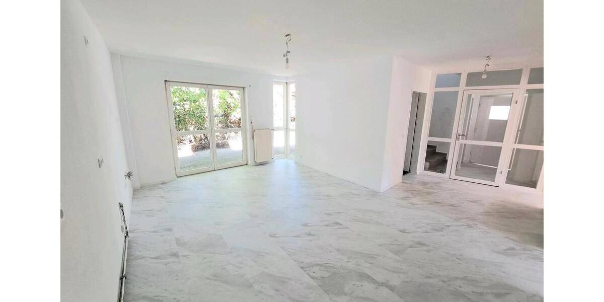 Bungalow Landau in der Pfalz - 8 Zimmer, 219 m&sup2;, 2.750&euro; | Angebot:26445773