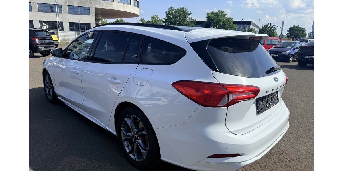 Ford Focus 1.0 Ecoboost ST-Line X/TopZustand 89.900 km 13.490 &euro; Frankfurt 60386