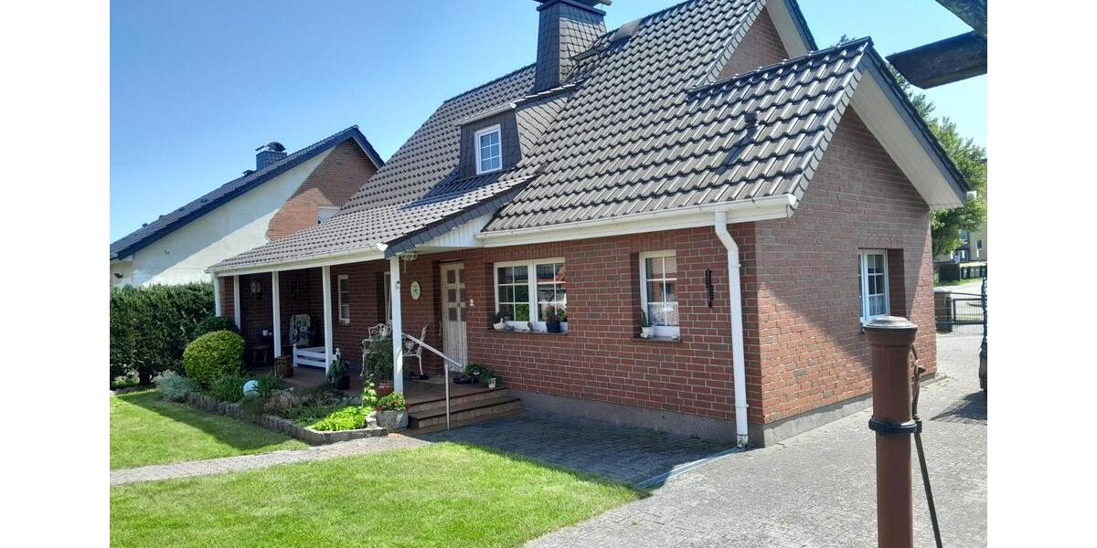 Einfamilienhaus mit großzügigem Grundstück und Nebengelass 3.5 zimmer